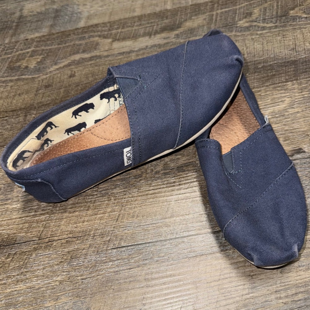 TOMS Alpargata Womens Size 7 Navy Blue Canvas Slip On Shoes Classic Espadrille